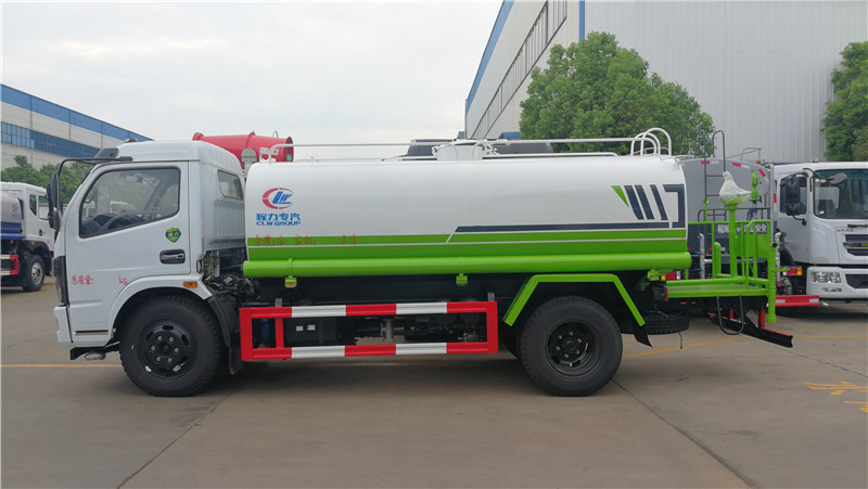 東風(fēng)多利卡國六8昂灑水車(chē) (3).jpg