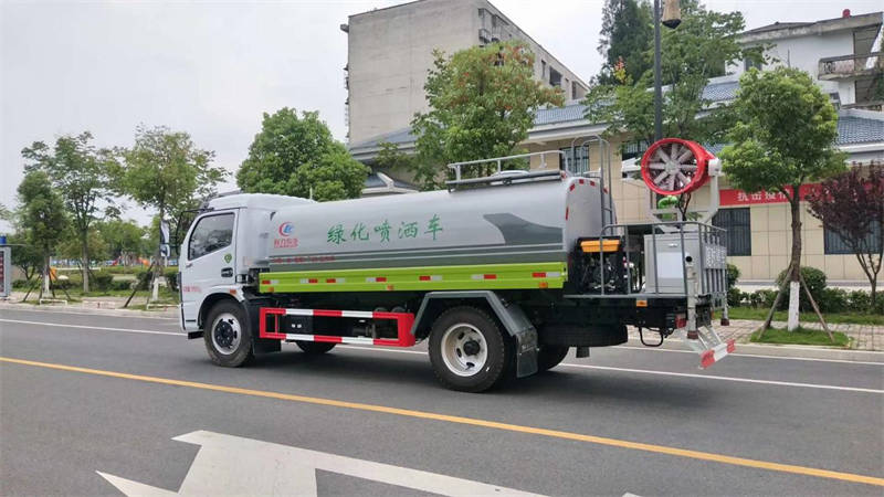 9.2方東風(fēng)綠化噴灑車(chē)廠(chǎng)家在哪
