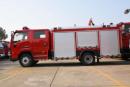 東風(fēng)多利卡D7_4.5噸泡沫消防車(chē)參數優(yōu)惠促銷(xiāo)