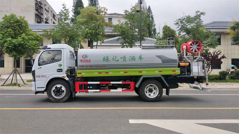 9.2方東風(fēng)綠化噴灑車(chē)廠(chǎng)家在哪