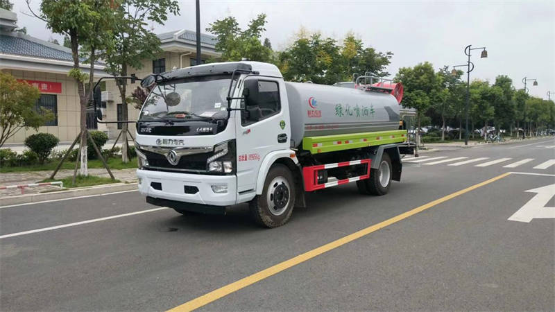 9.2方東風(fēng)綠化噴灑車(chē)廠(chǎng)家在哪